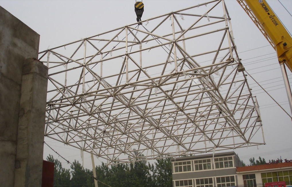 不銹鋼門(mén)頭網(wǎng)架安裝