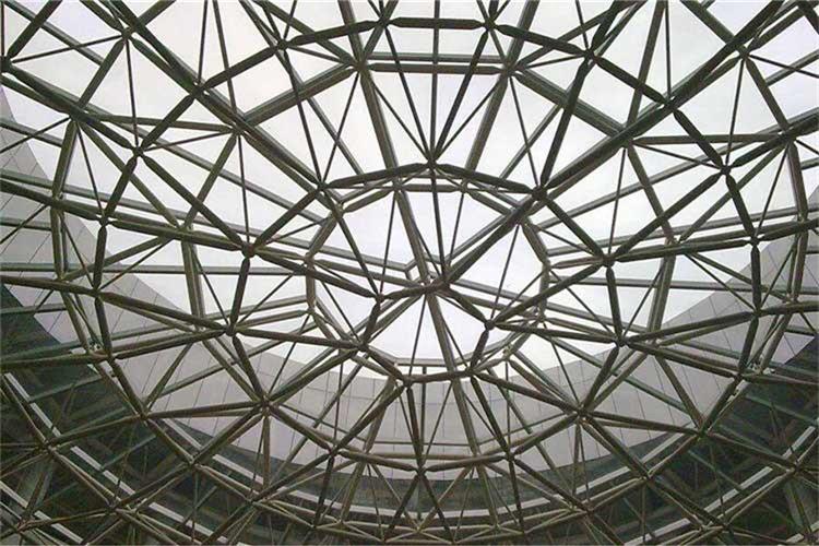 常規(guī)環(huán)氧樹(shù)脂與別的成分搭配，既保障了網(wǎng)架鋼結(jié)構(gòu)涂料在一切正常標(biāo)準(zhǔn)下具備各種各樣運(yùn)用作用